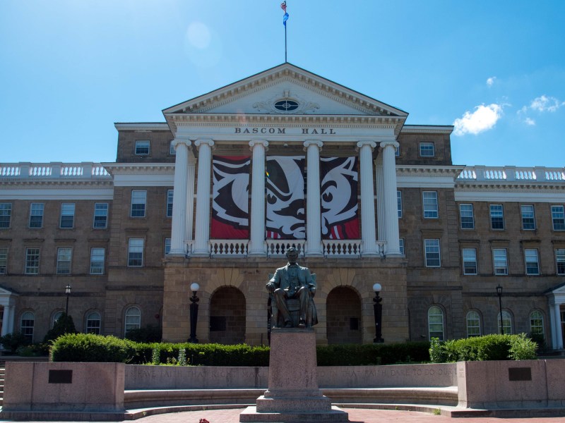 Abraham Lincoln statue in front of Bascom Hall