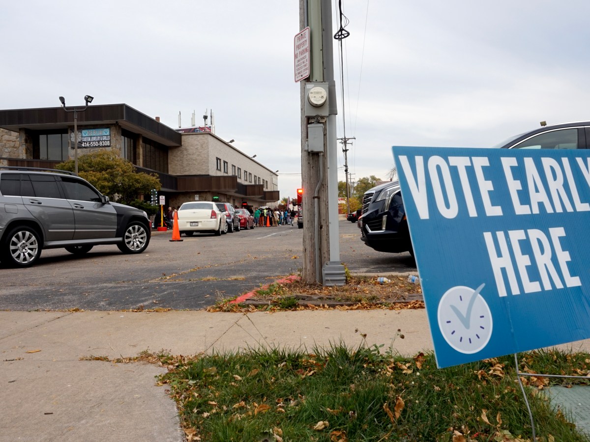 Wisconsin election officials skeptical of proposed early-voting mandate for municipalities